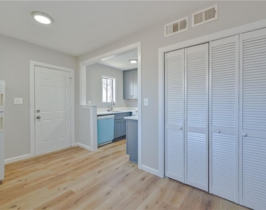 955 Tilden Street Nw - Photo Thumbnail 5