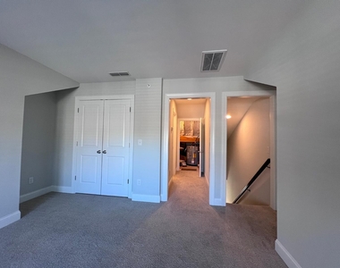 6800 Milligan Way - Photo Thumbnail 29