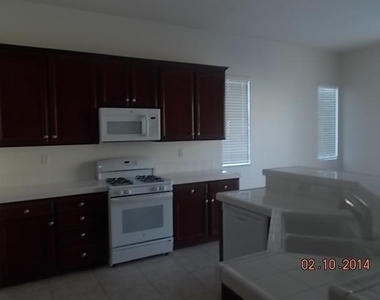 13774 Oasis Drive - Photo Thumbnail 6