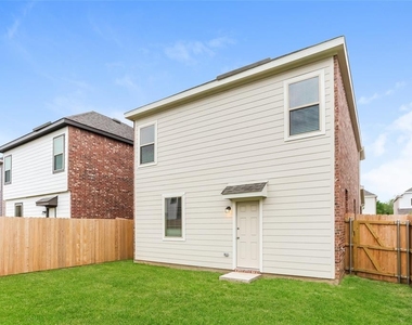 1401 Ester Lane - Photo Thumbnail 15