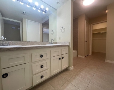 1121 Signal Ridge Place - Photo Thumbnail 15