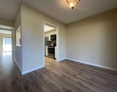 1121 Signal Ridge Place - Photo Thumbnail 7