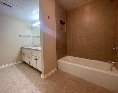 1121 Signal Ridge Place - Photo Thumbnail 16