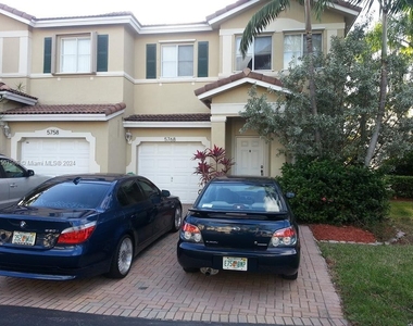 5768 Nw 113th Ave - Photo Thumbnail 2