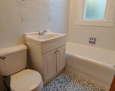 1422 Oakwood Avenue - Photo Thumbnail 11