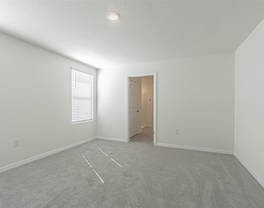 37300 Kings Crown Drive - Photo Thumbnail 21