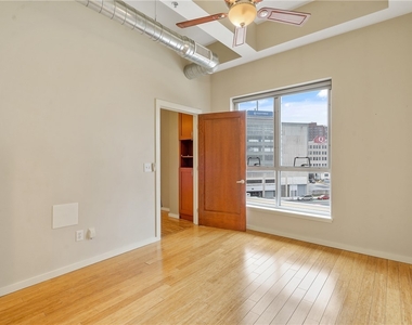 211 W Jefferson Street - Photo Thumbnail 29