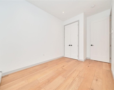 802 Sterling Pl - Photo Thumbnail 9