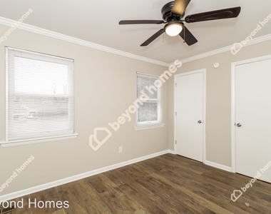 2811 Saint Johns Lane - Photo Thumbnail 8