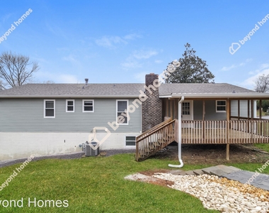 2811 Saint Johns Lane - Photo Thumbnail 14