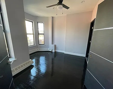 950 Bergen Street - Photo Thumbnail 2