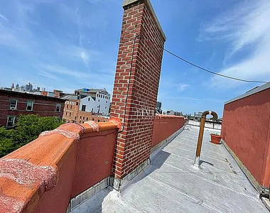 950 Bergen Street - Photo Thumbnail 11