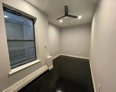 950 Bergen Street - Photo Thumbnail 3