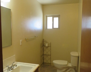 1217 Glen Oro Dr. - Photo Thumbnail 9