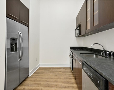 25 Leroy Place - Photo Thumbnail 8