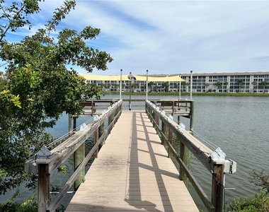 3626 Lake Bayshore Drive - Photo Thumbnail 33