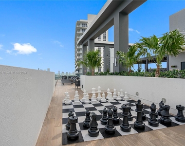 16395 Biscayne Blvd - Photo Thumbnail 15