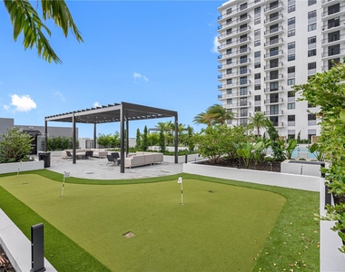 16395 Biscayne Blvd - Photo Thumbnail 12