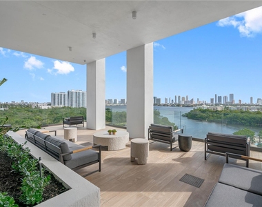 16395 Biscayne Blvd - Photo Thumbnail 14