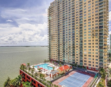 1111 Brickell Bay Dr - Photo Thumbnail 1