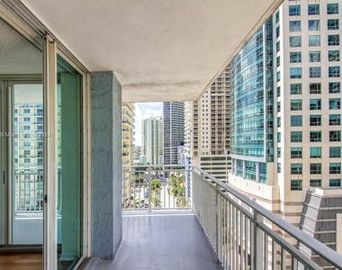 1111 Brickell Bay Dr - Photo Thumbnail 9