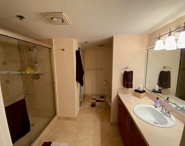 251 Crandon Blvd - Photo Thumbnail 10