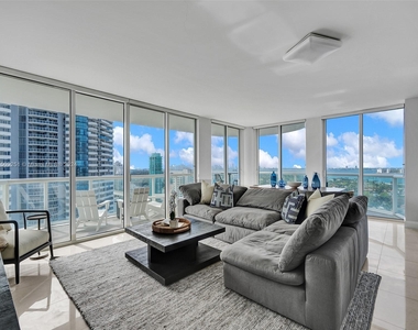 6365 Collins Ave - Photo Thumbnail 18