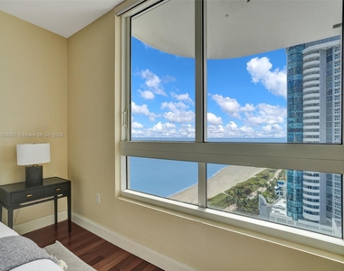 6365 Collins Ave - Photo Thumbnail 25