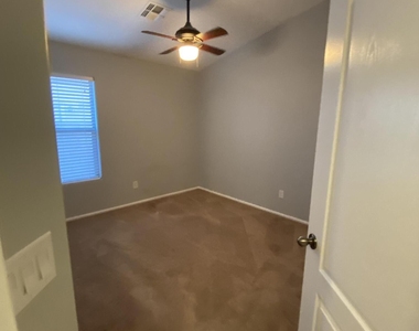 2915 E Shady Spring Trail - Photo Thumbnail 21