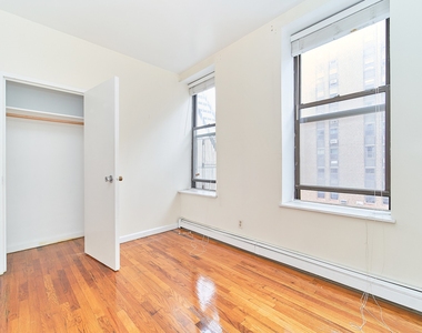 132 W 109th St - Photo Thumbnail 2