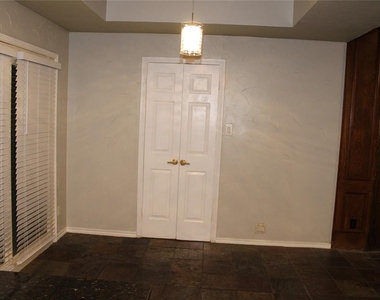 3115 Bryan Street - Photo Thumbnail 11