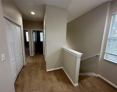 9902 Venetian River Way - Photo Thumbnail 18