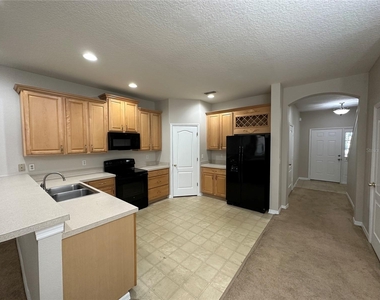 9902 Venetian River Way - Photo Thumbnail 3