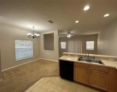 9902 Venetian River Way - Photo Thumbnail 4