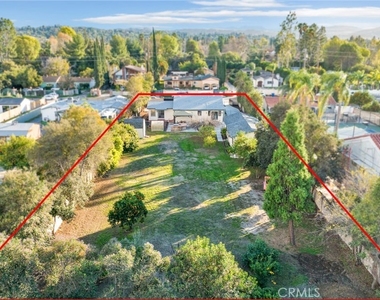 22701 Oxnard Street - Photo Thumbnail 46