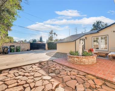 22701 Oxnard Street - Photo Thumbnail 41