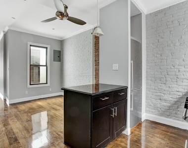 438 West 52nd Street, Unit 13e - Photo Thumbnail 1