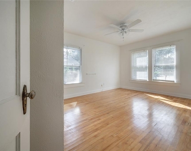 1300 E Henry Avenue - Photo Thumbnail 12