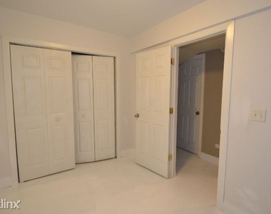 241 W. Scott, Unit M - Photo Thumbnail 12