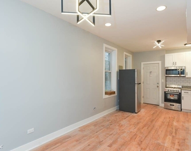 1624 W. Beach, Unit R-4 - Photo Thumbnail 9