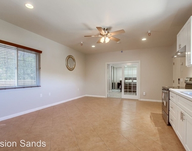 2686 Canyon Crest Drive Unit A - Photo Thumbnail 4