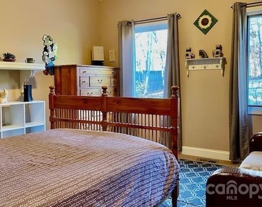 3915 Gordon Street - Photo Thumbnail 9