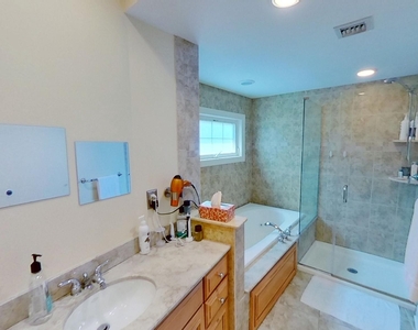 538 Berwyn Avenue - Photo Thumbnail 21