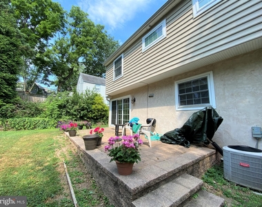 538 Berwyn Avenue - Photo Thumbnail 23