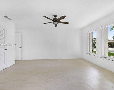 2045 Sw 125th Ct - Photo Thumbnail 13