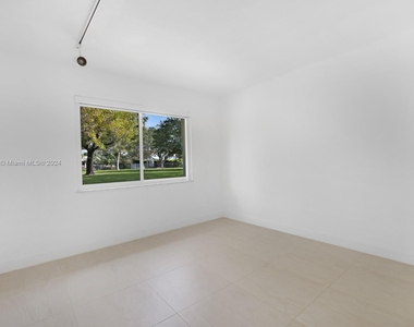 2045 Sw 125th Ct - Photo Thumbnail 23