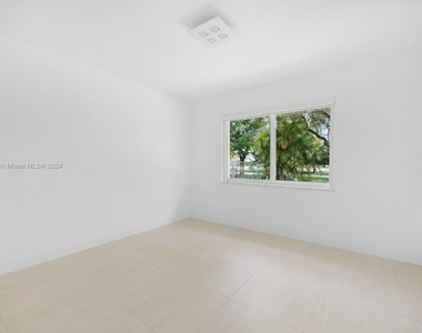 2045 Sw 125th Ct - Photo Thumbnail 20