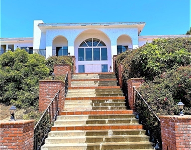 30629 Palos Verdes Drive E - Photo Thumbnail 3