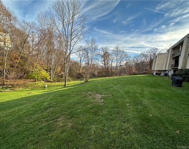 327 Fox Run Lane - Photo Thumbnail 11