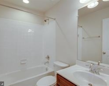 6642 Bartrams Forest Ln - Photo Thumbnail 25